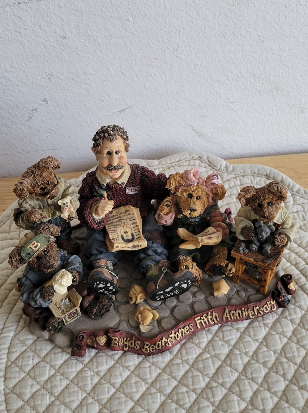 Boyds Bears Figurine Group in Brown, Cream, Burgundy and Black